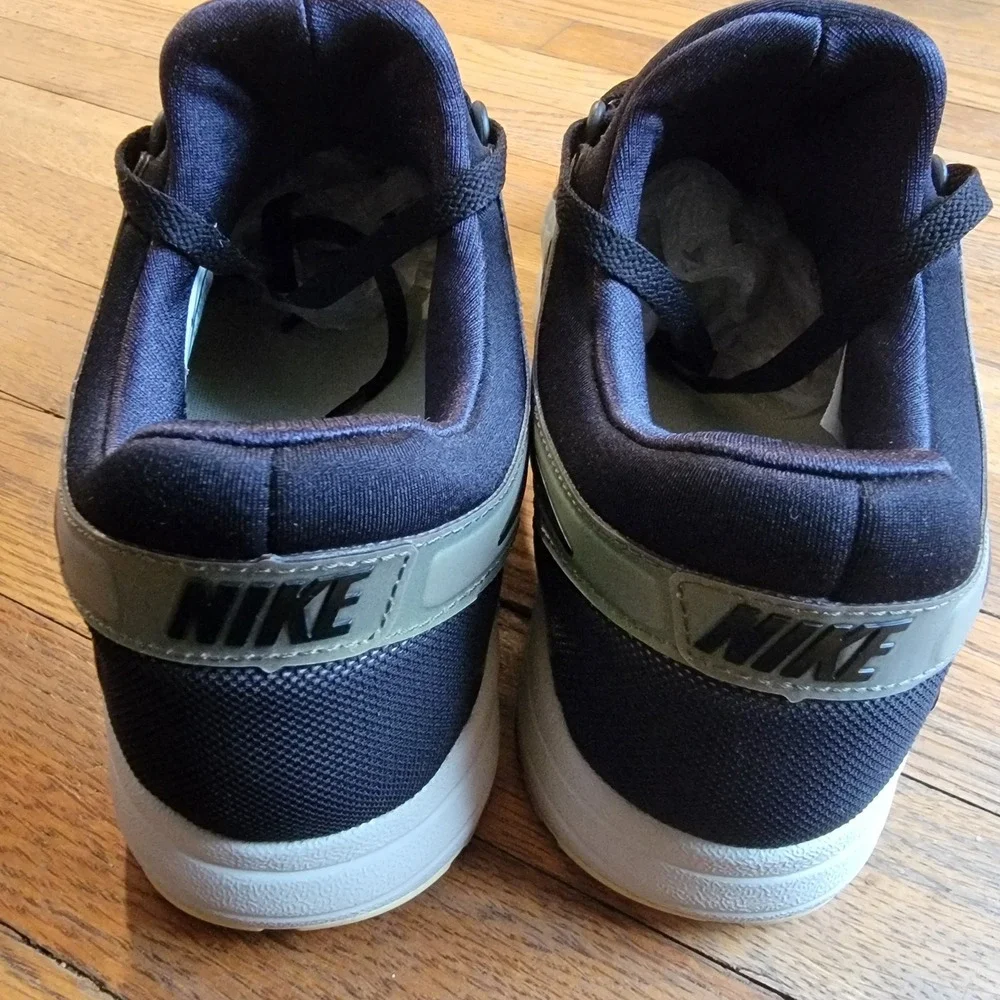 Nike Air Max Zero SE Men's Size 9 Black‎ Yellowish Green Gold Light Bone